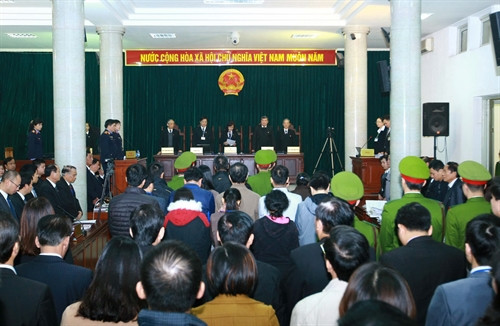 Toàn cảnh phiên tòa. Ảnh: Doãn Tấn - TTXVN Toàn cảnh phiên tòa. Ảnh: Doãn Tấn - TTXVN