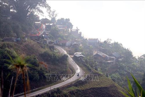 Bản Thu Lũm, xã Thu Lũm (Mường Tè, Lai Châu) trang hoàng rực rỡ đón mừng năm mới của dân tộc Hà Nhì. Ảnh: Quý Trung – TTXVN Bản Thu Lũm, xã Thu Lũm (Mường Tè, Lai Châu) trang hoàng rực rỡ đón mừng năm mới của dân tộc Hà Nhì. Ảnh: Quý Trung – TTXVN