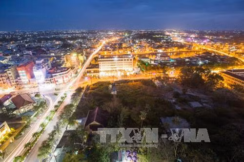 Thành phố Bạc Liêu đang trên đà phát triển, phấn đấu trở thành một thành phố du lịch đẹp và thân thiện, là điểm ưu tiên dừng chân của du khách khi đến với vùng Đồng bằng Sông Cửu Long. Ảnh: Trọng Đạt - TTXVN