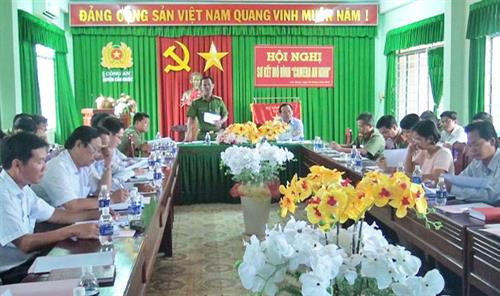 Ban Chỉ đạo phòng chống tội phạm, tệ nạn xã hội và xây dựng phong trào Toàn dân bảo vệ an ninh Tổ quốc huyện Cần Giuộc, tỉnh Long An tổ chức hội nghị sơ kết mô hình "Camera an ninh" vào trung tuần tháng 9/2016. Nguồn: "Báo Long An online" Ban Chỉ đạo phòng chống tội phạm, tệ nạn xã hội và xây dựng phong trào Toàn dân bảo vệ an ninh Tổ quốc huyện Cần Giuộc, tỉnh Long An tổ chức hội nghị sơ kết mô hình "Camera an ninh" vào trung tuần tháng 9/2016. Nguồn: "Báo Long An online"
