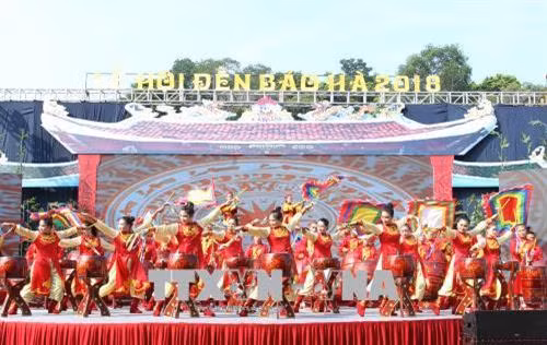 Chương trình nghệ thuật tại Lễ hội đền Bảo Hà. Ảnh: Quốc Khánh - TTXVN