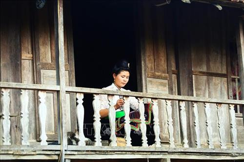 Các chấn song họa tiết của khu vực lan can ngôi nhà. Ảnh: Phan Tuấn Anh - TTXVN Các chấn song họa tiết của khu vực lan can ngôi nhà. Ảnh: Phan Tuấn Anh - TTXVN