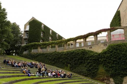 Một góc sân trường đại học Aarhus - Ảnh: stiften