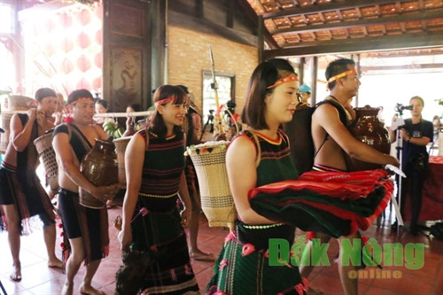 Sính lễ nhà trai