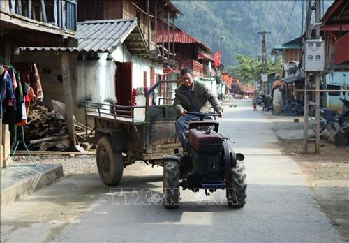 Cuộc sống bình dị của người dân ở bản Pa Xa Lào. Ảnh: Văn Dũng - TTXVN Cuộc sống bình dị của người dân ở bản Pa Xa Lào. Ảnh: Văn Dũng - TTXVN