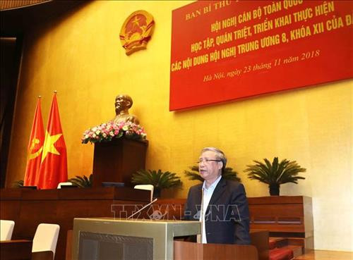 Đồng chí Trần Quốc Vượng, Ủy viên Bộ Chính trị,Thường trực Ban Bí thư phát biểu khai mạc Hội nghị. Ảnh: Phương Hoa – TTXVN Đồng chí Trần Quốc Vượng, Ủy viên Bộ Chính trị,Thường trực Ban Bí thư phát biểu khai mạc Hội nghị. Ảnh: Phương Hoa – TTXVN