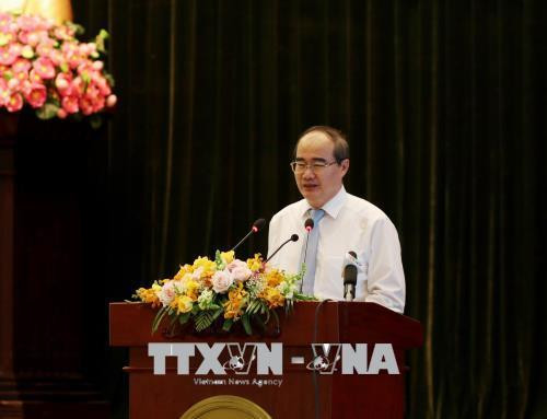 Đồng chí Nguyễn Thiện Nhân, Ủy viên Bộ Chính trị, Bí thư Thành ủy Thành phố Hồ Chí Minh phát biểu tại hội nghị. Ảnh: Thu Hoài – TTXVN Đồng chí Nguyễn Thiện Nhân, Ủy viên Bộ Chính trị, Bí thư Thành ủy Thành phố Hồ Chí Minh phát biểu tại hội nghị. Ảnh: Thu Hoài – TTXVN