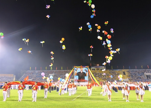 Quang cảnh Lễ Khai mạc Hội khỏe Phù Đổng khu vực IV tại Bình Dương. Ảnh Hải Âu-TTXVN Quang cảnh Lễ Khai mạc Hội khỏe Phù Đổng khu vực IV tại Bình Dương. Ảnh Hải Âu-TTXVN
