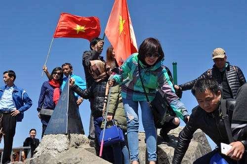 Nhờ có hệ thống cáp treo Fansipan – Sapa, nhiều du khách đã thực hiện được giấc mơ chinh phục “nóc nhà Đông Dương”.