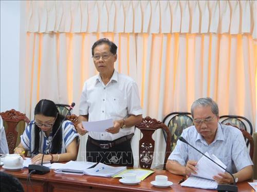 Đại diện đơn vị chủ trì thực hiện Lễ hội Bánh dân gian Nam Bộ lần thứ VIII năm 2019 trình bày các phương án tổ chức lễ hội. Ảnh: Ánh Tuyết - TTXVN