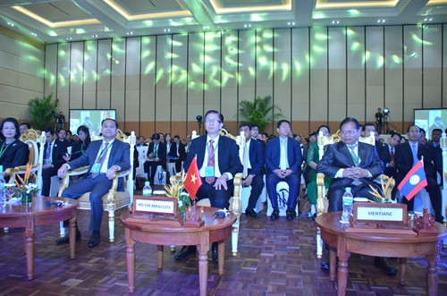 Đoàn đại biểu Thành phố Hồ Chí Minh do Phó Chủ tịch Hội đồng Nhân dân thành phố Phạm Đức Hải (giữa) dẫn đầu tham dự Hội nghị.