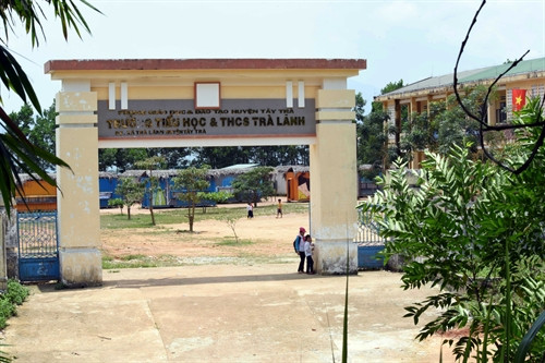 Ngôi trường Tiểu học - THCS Trà Lãnh, huyện Tây Trà, nơi có nhà bán trú bằng container.