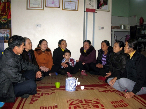 Một buổi tập hát của câu lạc bộ quan họ Hữu nghị. Ảnh: Dương Trí-TTXVN