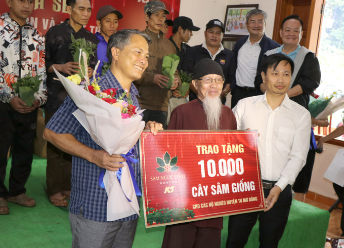 Công ty Cổ phần Sâm Ngọc Linh Kon Tum thường xuyên trao cây sâm giống cho người dân huyện Tu Mơ Rông Nâng cao giá trị Sâm Ngọc linh Kon Tum ảnh 2