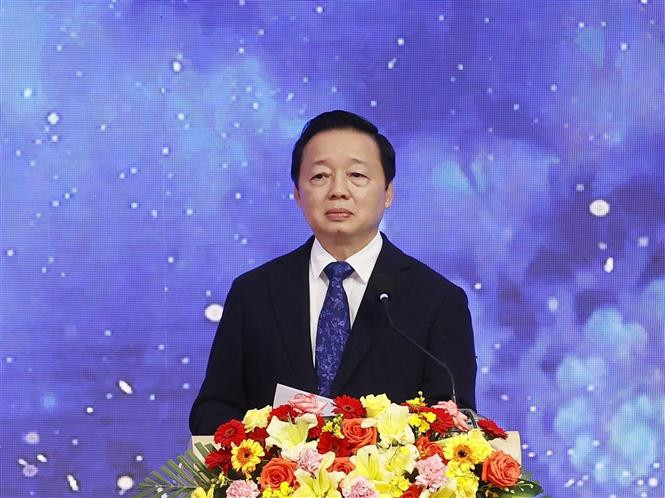 Phó Thủ tướng Trần Hồng Hà phát biểu. Ảnh: Thống Nhất – TTXVN Chủ tịch nước Võ Văn Thưởng dự Lễ Công bố Quy hoạch tỉnh Quảng Ngãi thời kỳ 2021 - 2030, tầm nhìn đến 2050 ảnh 2