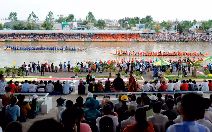 54 đội bước vào thi đấu Giải đua ghe Ngo khu vực Đồng bằng sông Cửu Long 2022 ảnh 9