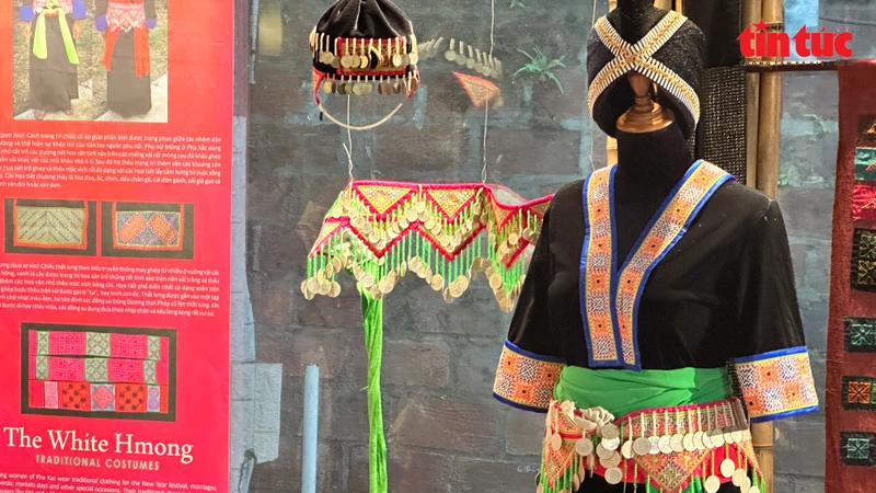 Trang phục người Mông, dấu ấn bản sắc qua từng vùng miền