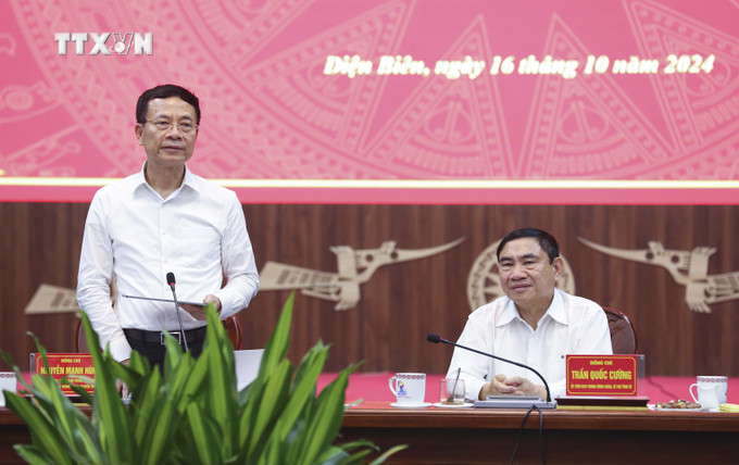Bộ trưởng Bộ Thông tin và Truyền thông Nguyễn Mạnh Hùng phát biểu tại buổi làm việc. Ảnh: Xuân Tư - TTXVN vna_potal_bo_truong_bo_thong_tin_va_truyen_thong_lam_viec_voi_tinh_dien_bien_7654074.jpg