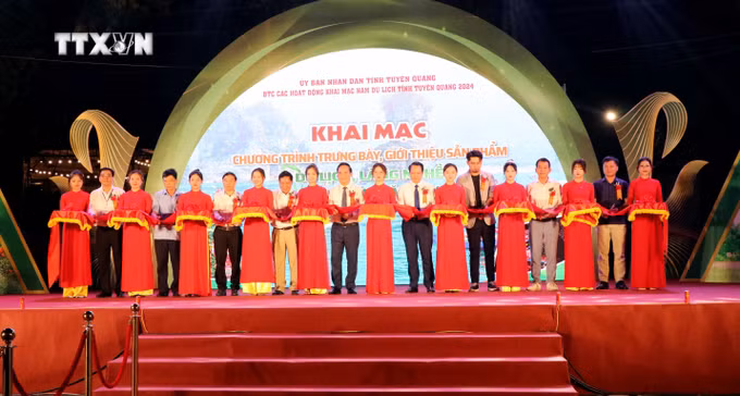 vna_potal_tuyen_quang_khai_mac_chuong_trinh_trung_bay_gioi_thieu_san_pham_du_lich_lang_nghe_nam_2024__7343179.jpg