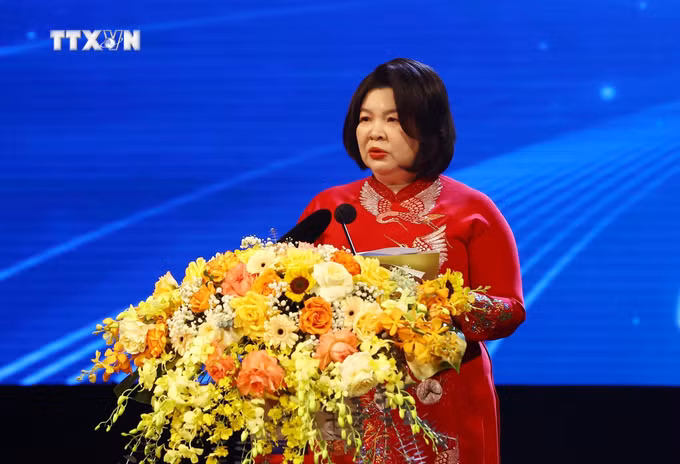 vna_potal_le_ton_vinh_hop_tac_xa_tieu_bieu_va_trao_giai_“ngoi_sao_hop_tac_xa”_lan_thu_nhat_2024_7318508.jpg