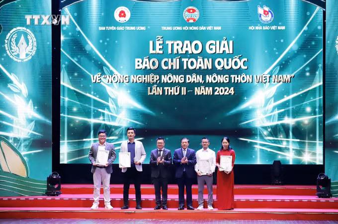 vna_potal_trao_giai_bao_chi_toan_quoc_ve_nong_nghiep_nong_dan_nong_thon_viet_nam_lan_thu_hai_7749473.jpg