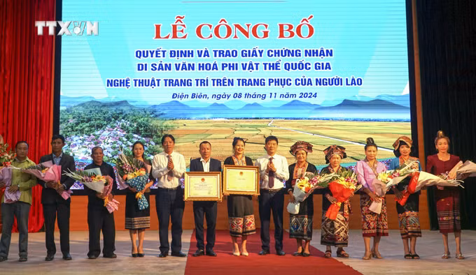 vna_potal_cong_bo_di_san_van_hoa_phi_vat_the_quoc_gia_voi_nghe_thuat_trang_tri_tren_trang_phuc_cua_nguoi_lao_o_dien_bien_7693617 (1).jpg