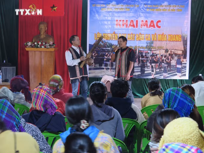 vna_potal_bao_ton_hat_dan_ca_va_mua_xoang_dan_toc_xo_dang_7702390.jpg