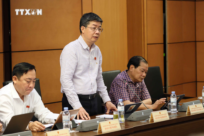 Đại biểu Quốc hội thành phố Cần Thơ Nguyễn Mạnh Hùng phát biểu. Ảnh: An Đăng - TTXVN vna_potal_quoc_hoi_thao_luan_ve_du_an_luat_thue_thu_nhap_doanh_nghiep_sua_doi-_2.jpg