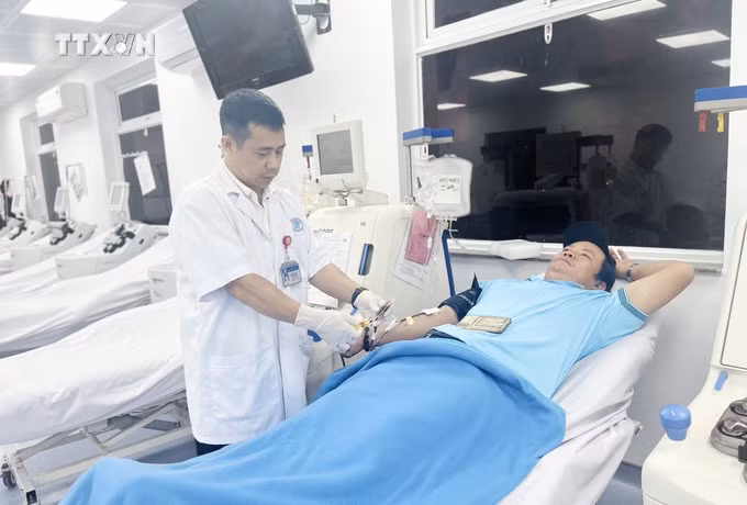 vna_potal_ngay_toan_dan_hien_mau_tinh_nguyen_74_chuyen_ve_nhung_ngan_hang_mau_song__7310830.jpg