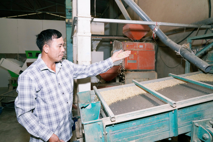 Hợp tác xã Dịch vụ tổng hợp Thanh Yên ở xã Thanh Yên, huyện Điện Biên đầu tư máy móc hiện đại để sản xuất gạo chất lượng cao. Ảnh: Hoàng Tâm _DUC8298.JPG