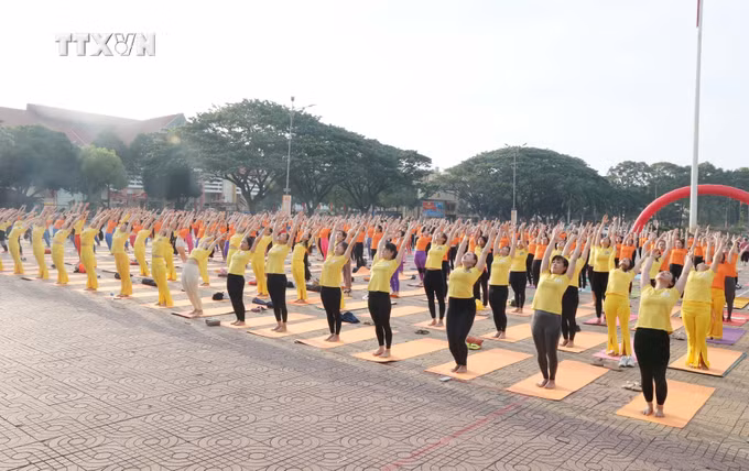 vna_potal_dak_lak_nhieu_hoat_dong_huong_ung_ngay_quoc_te_yoga_lan_thu_10_7421410.jpg