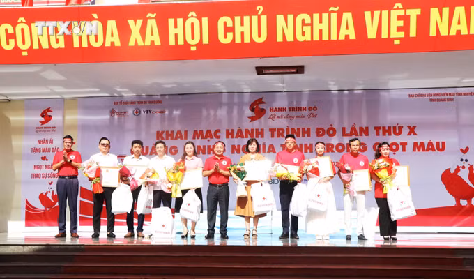 vna_potal_hanh_trinh_do_nam_2024_quang_binh_-_nghia_tinh_trong_giot_mau_7456217.jpg