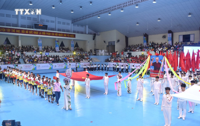 Lễ diễu hành biểu dương lực lượng “Sức mạnh Phù Đổng” chào mừng Hội khỏe Phù Đổng toàn quốc lần thứ 10, khu vực IV. Ảnh: Nguyên Dung - TTXVN vna_potal_khai_mac_hoi_khoe_phu_dong_toan_quoc_lan_thu_x_nam_2024_khu_vuc_iv_7332755.jpg