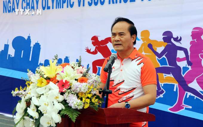 Ông Hoàng Việt Phương, Phó Chủ tịch UBND tỉnh Tuyên Quang phát động Ngày chạy Olympic và Giải việt dã Tiền Phong năm 2024. Ảnh: Quang Cường – TTXVN vna_potal_tuyen_quang_phat_dong_ngay_chay_olympic_va_giai_viet_da_tien_phong_nam_2024_7285248.jpg