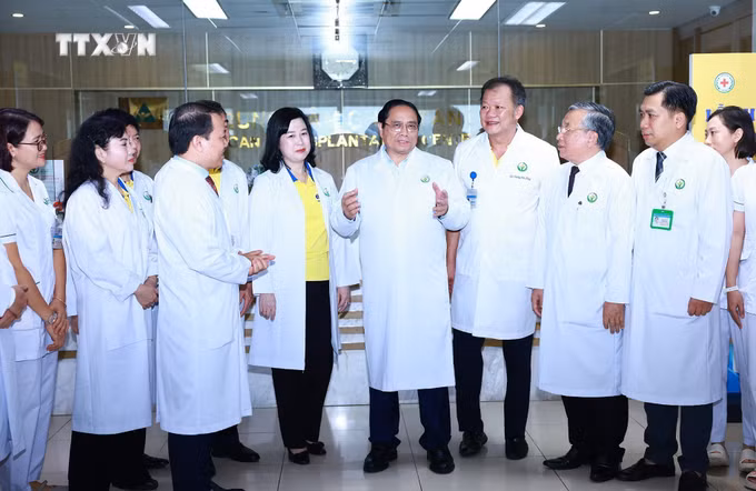 vna_potal_thu_tuong_pham_minh_chinh_phat_dong_chuong_trinh_dang_ky_hien_tang_mo_tang_7383780.jpg