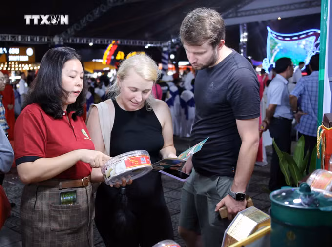 vna_potal_tung_bung_ngay_hoi_van_hoa_du_lich_ninh_thuan_tai_da_nang_7482214 (1).jpg