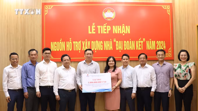 vna_potal_van_dong_kinh_phi_xay_dung_371_can_nha_‘‘dai_doan_ket’’_ban_giao_cho_ho_ngheo_o_ca_mau_7666795.jpg