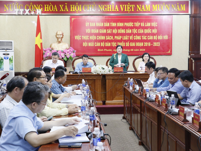 Chủ tịch UBND tỉnh Bình Phước Trần Tuệ Hiện phát biểu tại buổi làm việc. Ảnh: K GỬIH -TTXVN vna_potal_doan_giam_sat_hoi_dong_dan_toc_cua_quoc_hoi_lam_viec_tai_tinh_binh_phuoc_7528547.jpg