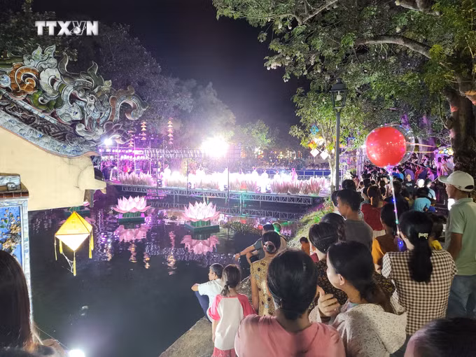vna_potal_thua_thien_-_hue_cho_que_ngay_hoi_7453433.jpeg