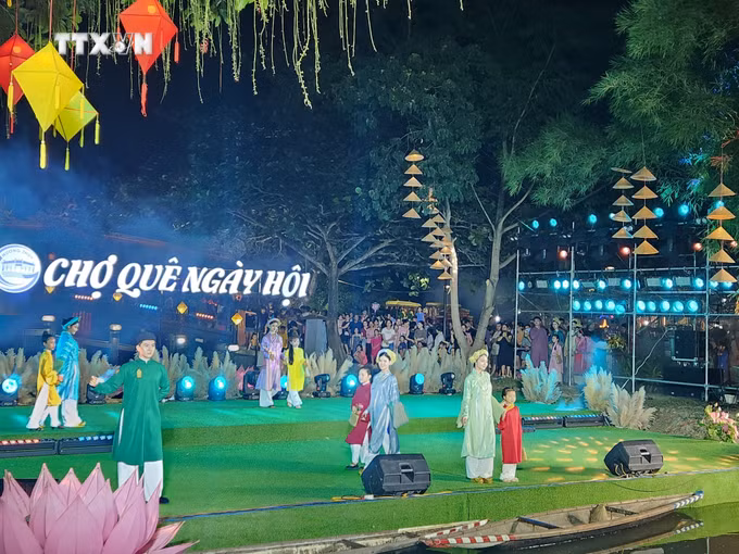 vna_potal_thua_thien_-_hue_cho_que_ngay_hoi_7453446.jpeg