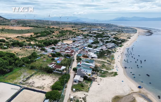 vna_potal_ninh_thuan_dau_tu_xay_dung_ha_tang_vung_dung_du_an_hai_nha_may_dien_hat_nhan_7651519.jpg