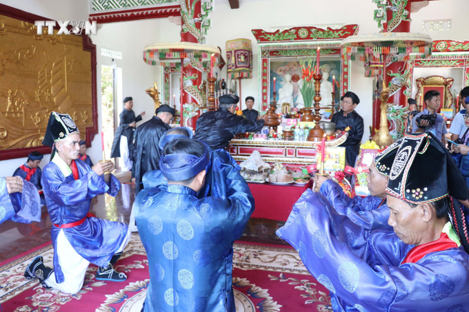 Hàng năm, Lễ hội Yến Sào được tổ chức vào ngày 10/5 âm lịch. Ảnh: Đặng Tuấn - TTXVN vna_potal_khanh_hoa_gio_to_nganh_nghe_yen_sao_7432042.jpg