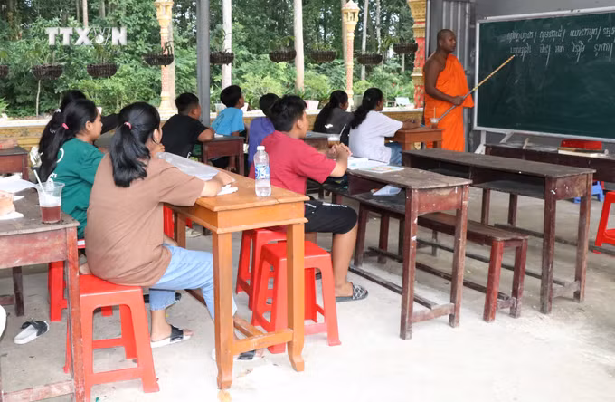 vna_potal_tra_vinh_bao_ton_tieng_noi_chu_viet_cua_dong_bao_khmer_7527448.jpg
