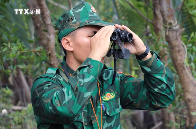 vna_potal_tuan_tra_phong_chong_toi_pham_vung_bien_gioi_bien_o_tien_giang_7646784.jpg