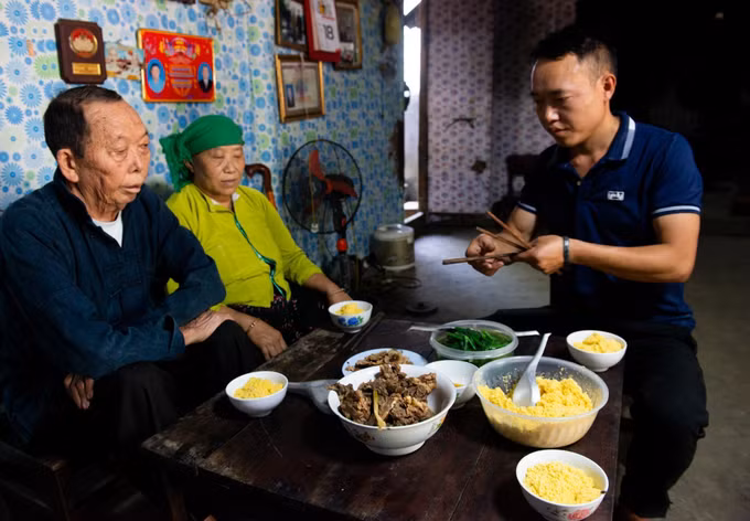 2-men men-nam thai.jpg