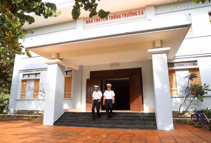 1-truong sa-hong dat.jpg