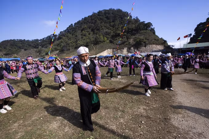 4-ngay xuan vui hoi Gau Tao-trong dat.jpg