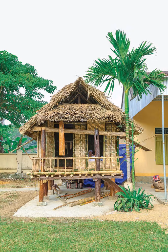 2-dan ca dan vu dan toc Tho-dinh tuyen-nghe an.JPG