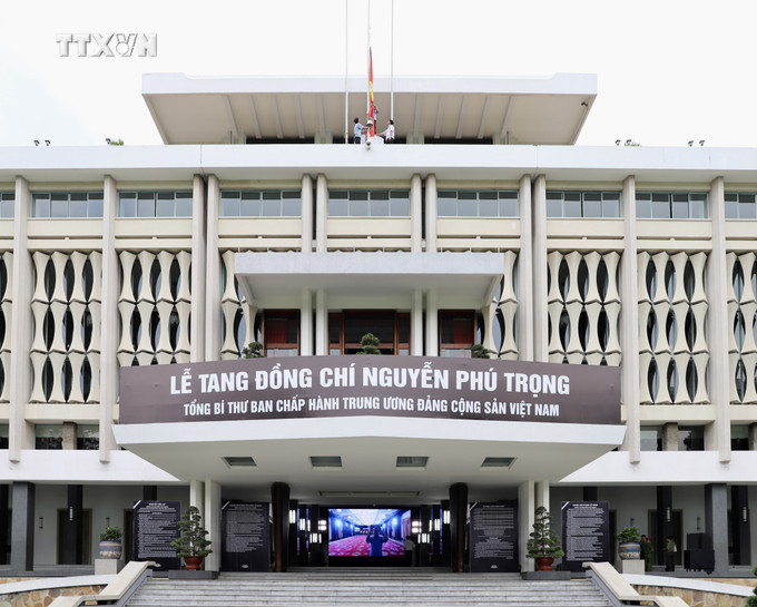 Lễ Quốc tang Tổng Bí thư Nguyễn Phú Trọng tại khu vực phía Nam diễn ra tại Hội trường Thống Nhất (số 135 Nam Kỳ Khởi Nghĩa, phường Bến Thành, Quận 1, Thành phố Hồ Chí Minh). Ảnh: Hồng Giang - TTXVN. vna_potal_thanh_pho_ho_chi_minh_gap_rut_cong_tac_chuan_bi_le_tang_tong_bi_thu_nguyen_phu_trong__7499636 (1).jpeg