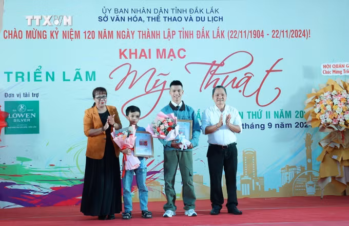vna_potal_dak_lak_khai_mac_trien_lam_my_thuat_cap_tinh_lan_thu_ii_nam_2024_7620199.jpg